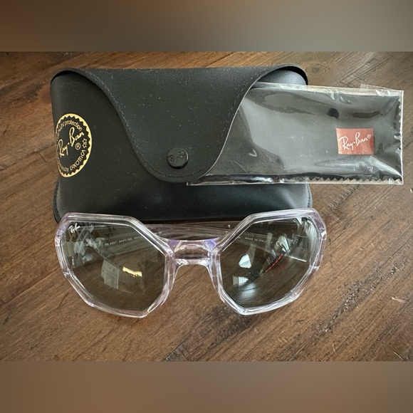 Ray Ban RB 4337 sunglasses clear frame with green to blue lens new!! - Picture 1 of 5